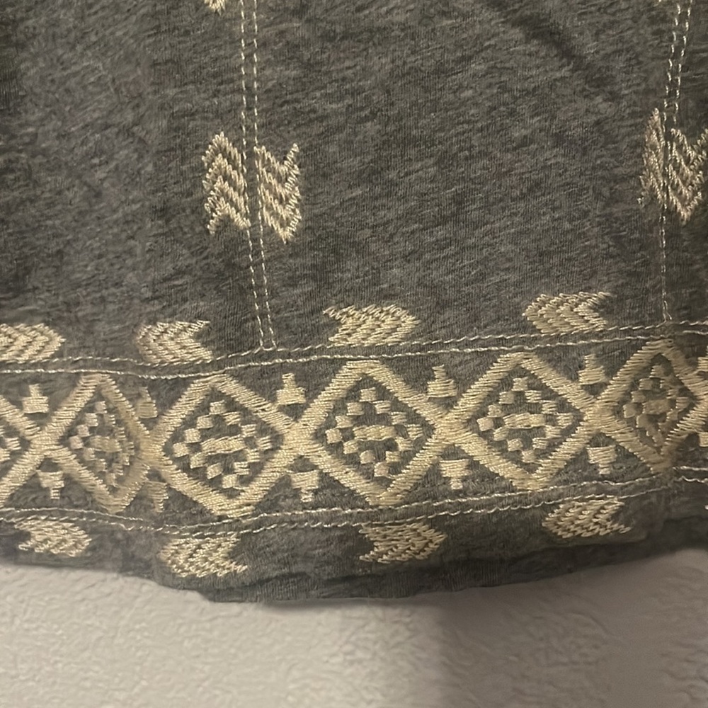 J Crew geometric embroidered tee - Picture 5 of 7